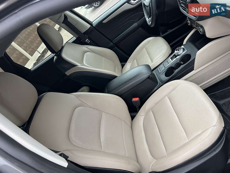 Позашляховик / Кросовер Ford Escape 2021 в Києві