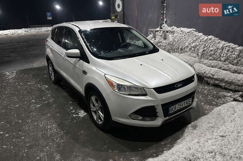 Позашляховик / Кросовер Ford Escape 2015 в Києві