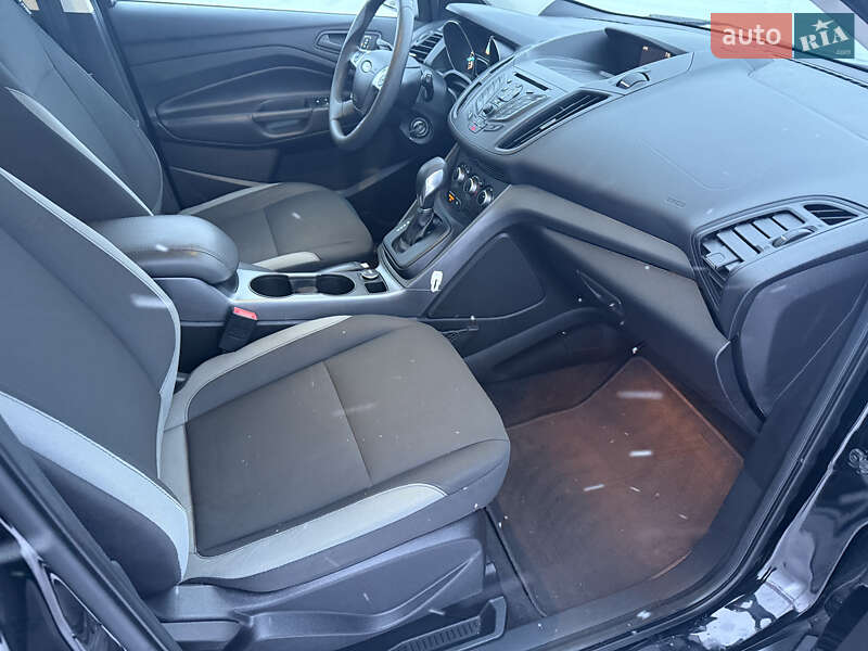 Внедорожник / Кроссовер Ford Escape 2016 в Полтаве