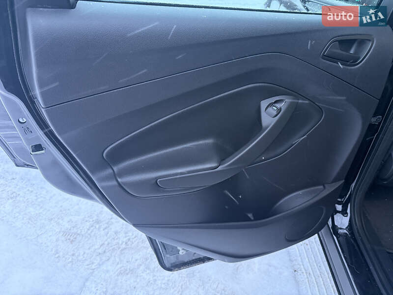 Внедорожник / Кроссовер Ford Escape 2016 в Полтаве