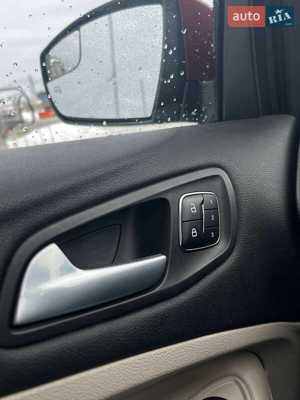 Позашляховик / Кросовер Ford Escape 2015 в Львові фото 23 Позашляховик / Кросовер Ford Escape 2015 в Львові