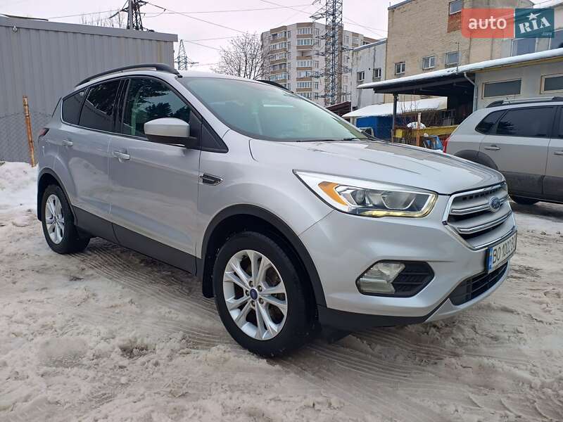 Позашляховик / Кросовер Ford Escape 2017 в Тернополі