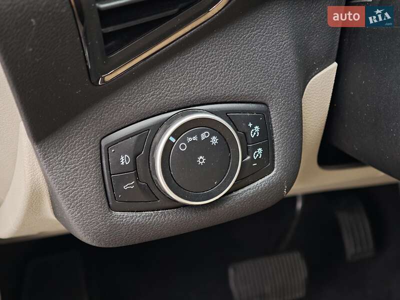 Внедорожник / Кроссовер Ford Escape 2016 в Харькове