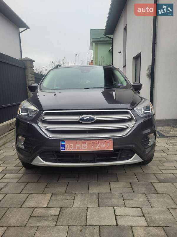 Внедорожник / Кроссовер Ford Escape 2018 в Ровно