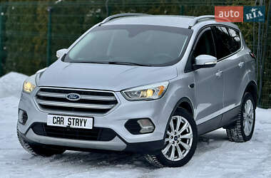 Внедорожник / Кроссовер Ford Escape 2017 в Стрые