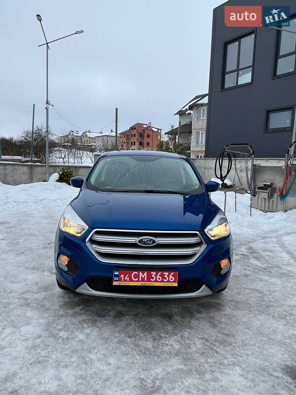 Позашляховик / Кросовер Ford Escape 2017 в Львові