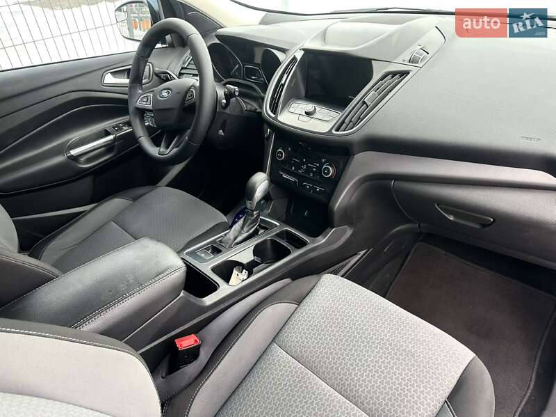 Позашляховик / Кросовер Ford Escape 2019 в Львові