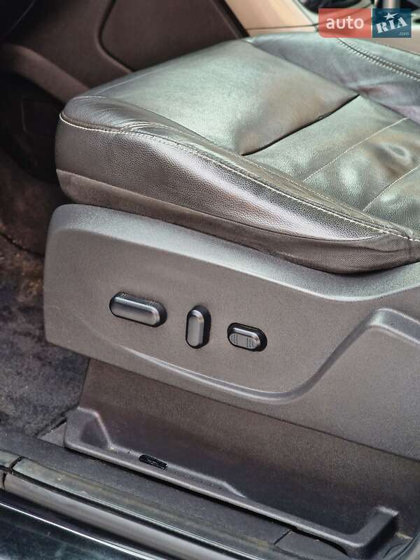 Внедорожник / Кроссовер Ford Escape 2012 в Стрые