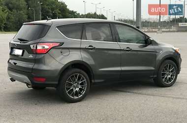 Внедорожник / Кроссовер Ford Escape 2017 в Великих Мостах