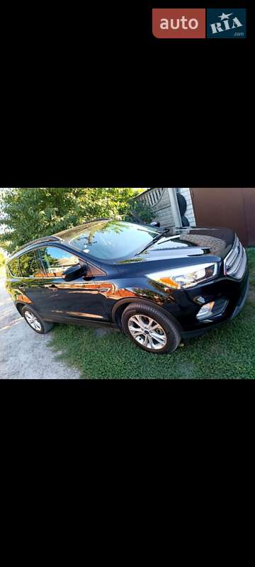 Позашляховик / Кросовер Ford Escape 2018 в Черкасах