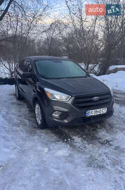 Внедорожник / Кроссовер Ford Escape 2017 в Хмельницком