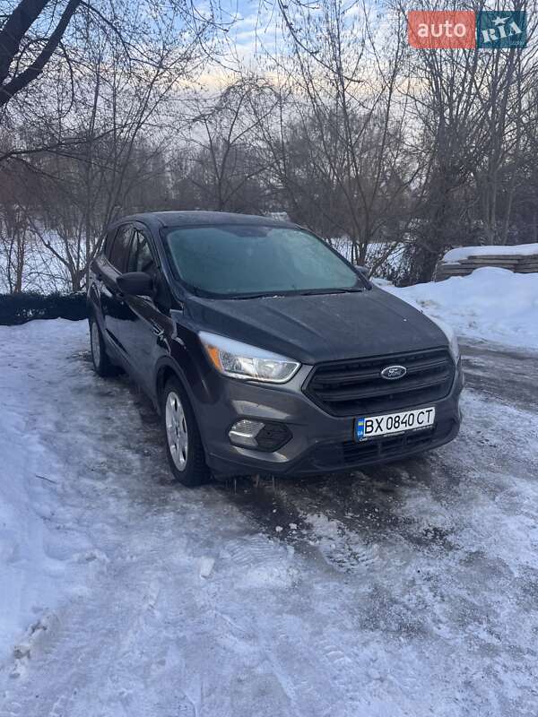 Внедорожник / Кроссовер Ford Escape 2017 в Хмельницком