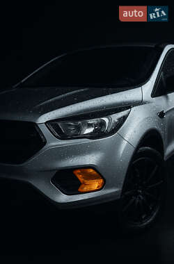 Позашляховик / Кросовер Ford Escape 2018 в Миргороді