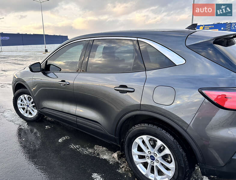 Внедорожник / Кроссовер Ford Escape 2019 в Львове
