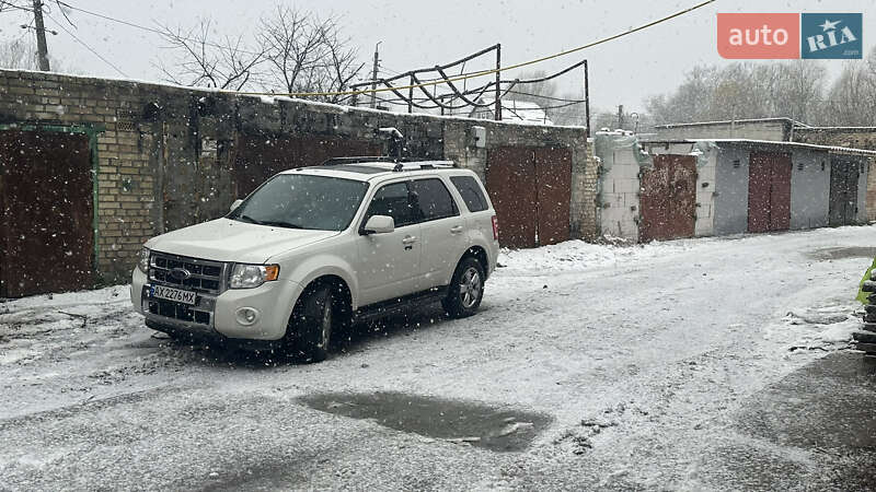 Внедорожник / Кроссовер Ford Escape 2010 в Киеве