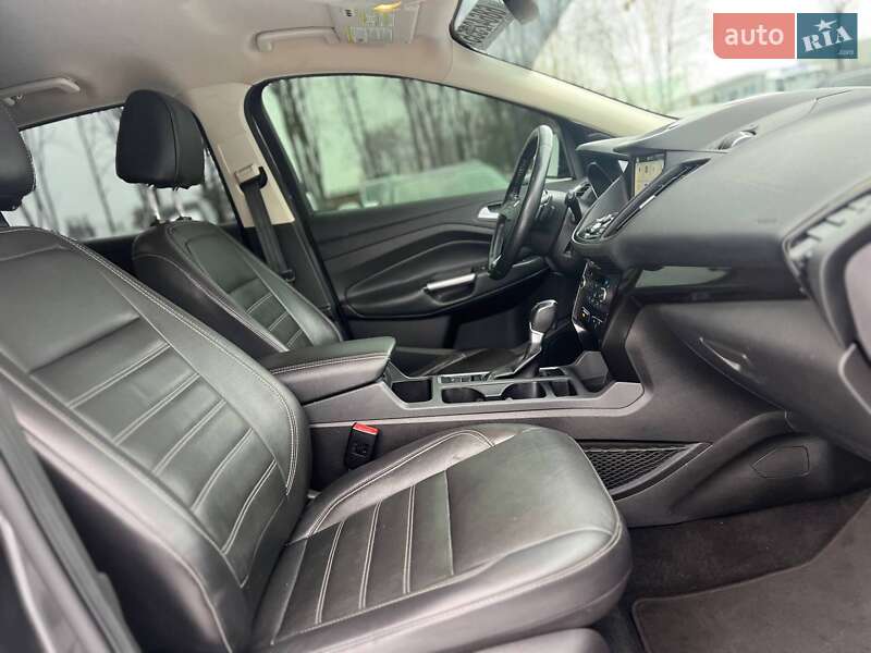 Внедорожник / Кроссовер Ford Escape 2017 в Стрые