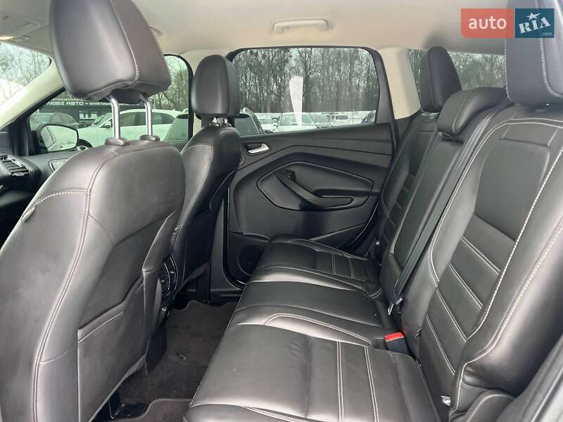 Внедорожник / Кроссовер Ford Escape 2017 в Стрые