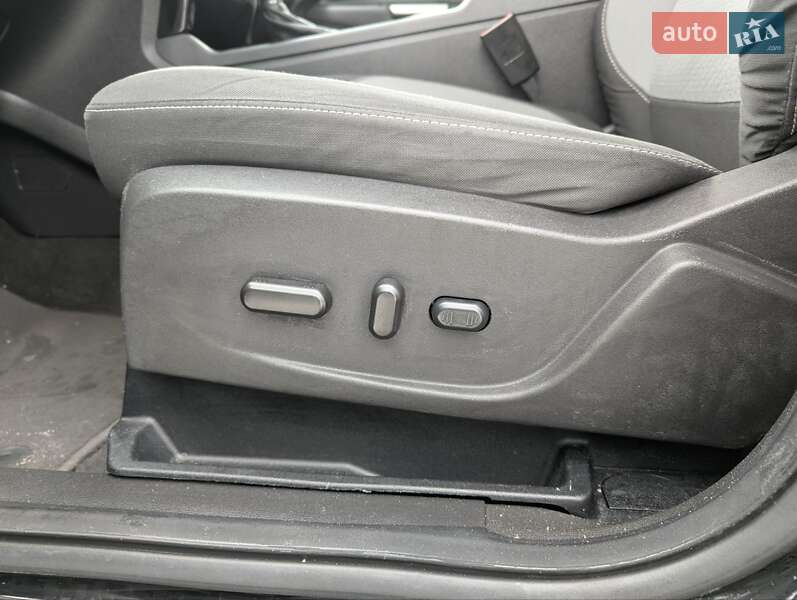 Позашляховик / Кросовер Ford Escape 2018 в Дубні