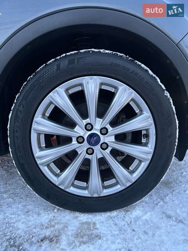 Внедорожник / Кроссовер Ford Escape 2016 в Белогородке