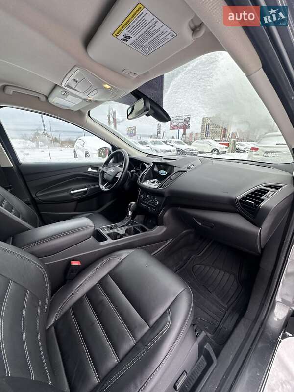 Внедорожник / Кроссовер Ford Escape 2016 в Белогородке