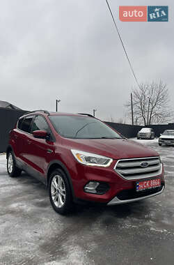 Внедорожник / Кроссовер Ford Escape 2017 в Черновцах