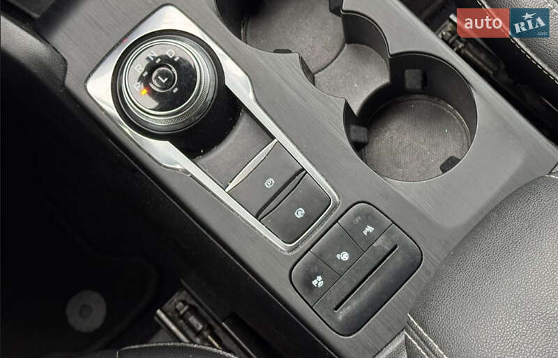 Внедорожник / Кроссовер Ford Escape 2020 в Киеве