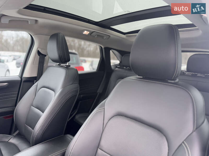 Позашляховик / Кросовер Ford Escape 2021 в Стрию