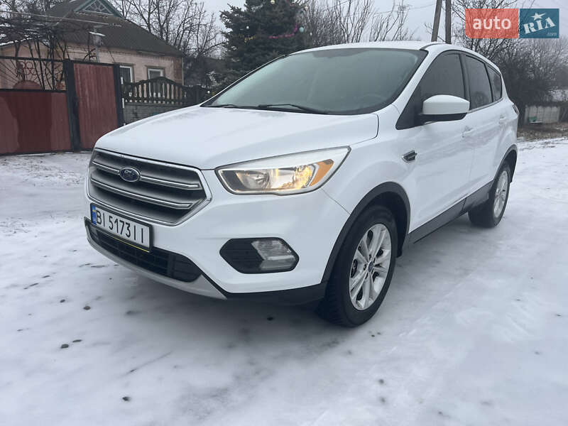 Внедорожник / Кроссовер Ford Escape 2017 в Полтаве