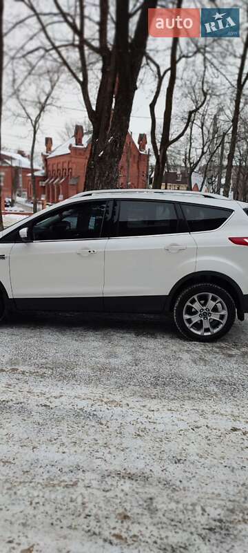 Внедорожник / Кроссовер Ford Escape 2014 в Сумах