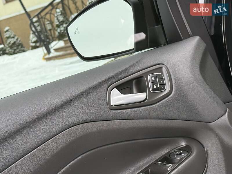 Позашляховик / Кросовер Ford Escape 2018 в Дрогобичі