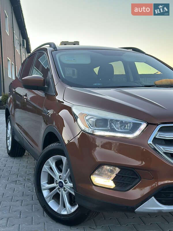 Внедорожник / Кроссовер Ford Escape 2017 в Дубно