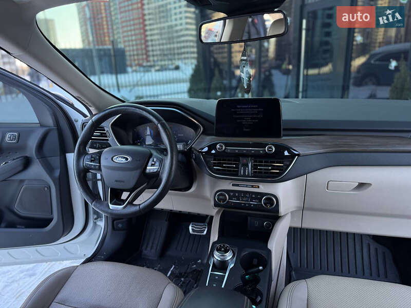 Позашляховик / Кросовер Ford Escape 2020 в Києві