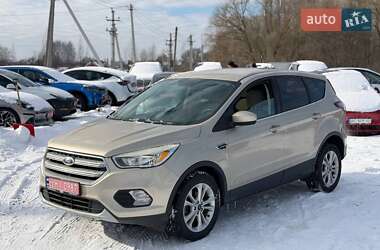 Позашляховик / Кросовер Ford Escape 2017 в Луцьку