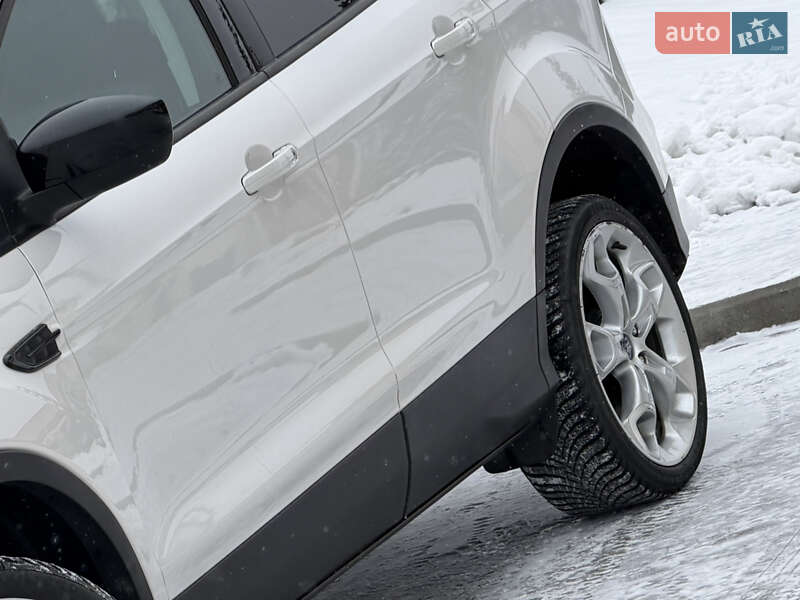 Внедорожник / Кроссовер Ford Escape 2018 в Дрогобыче