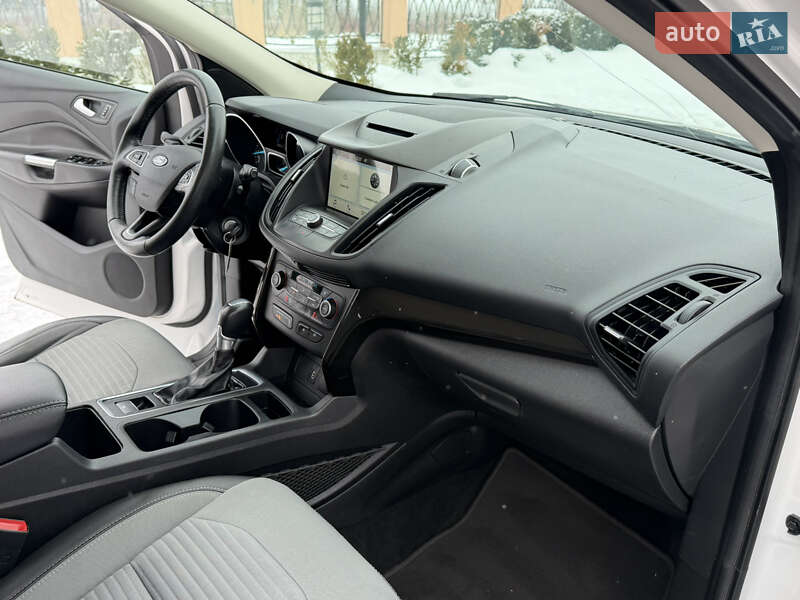 Внедорожник / Кроссовер Ford Escape 2018 в Дрогобыче
