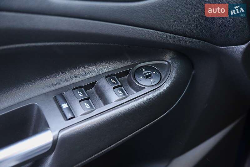 Внедорожник / Кроссовер Ford Escape 2015 в Киеве фото 24 Внедорожник / Кроссовер Ford Escape 2015 в Киеве