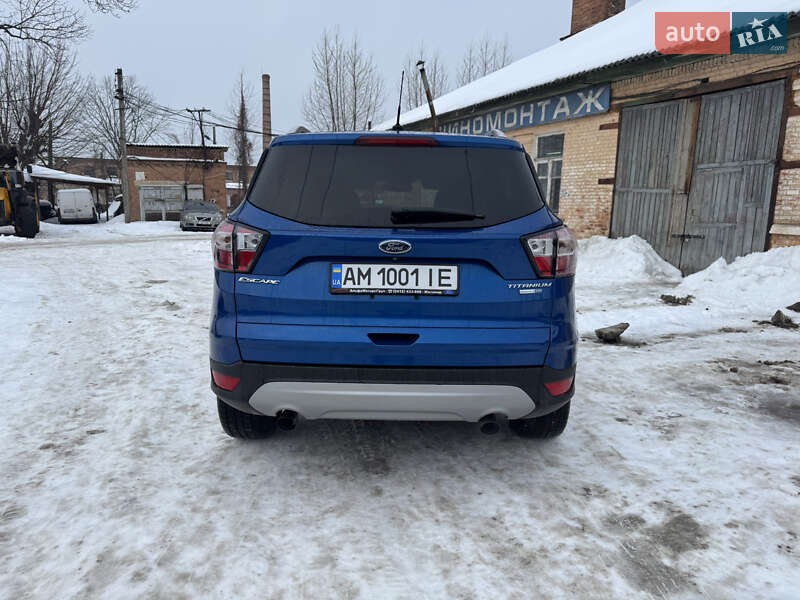 Внедорожник / Кроссовер Ford Escape 2017 в Житомире