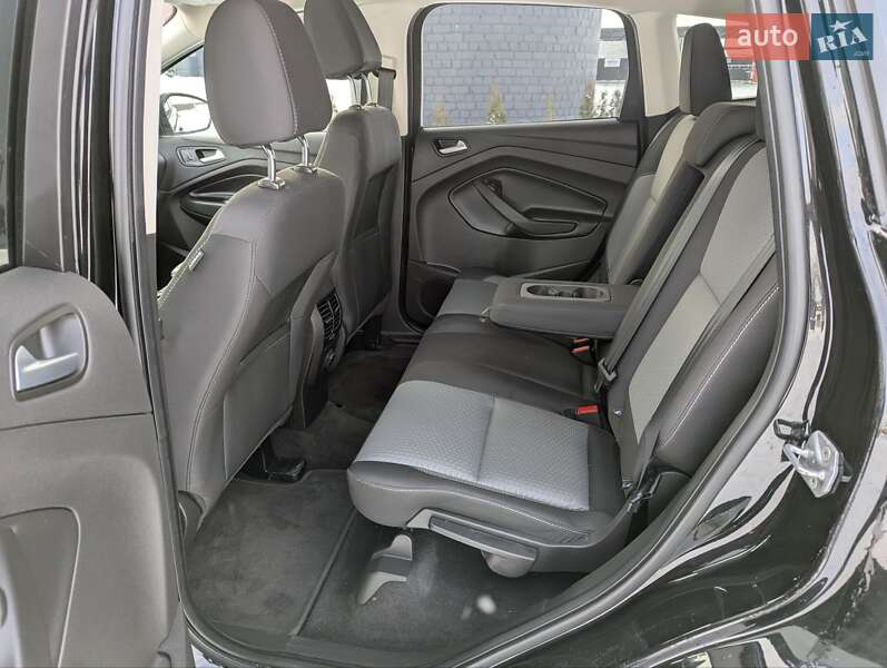 Позашляховик / Кросовер Ford Escape 2017 в Дубні