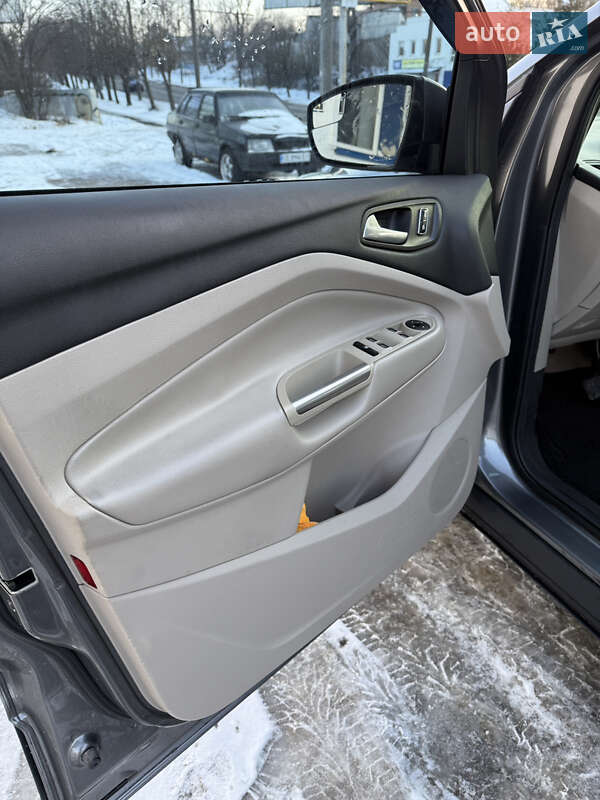 Позашляховик / Кросовер Ford Escape 2014 в Чернівцях фото 25 Позашляховик / Кросовер Ford Escape 2014 в Чернівцях