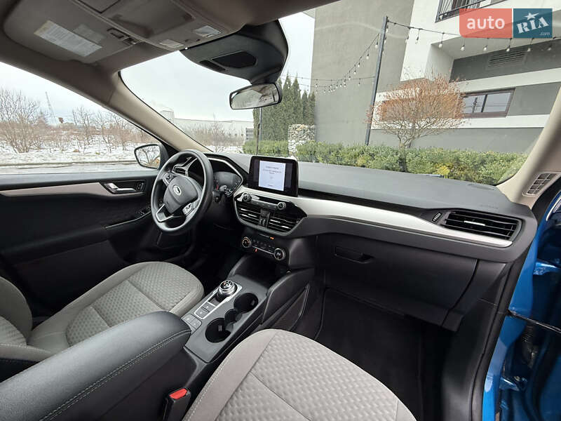 Внедорожник / Кроссовер Ford Escape 2019 в Стрые