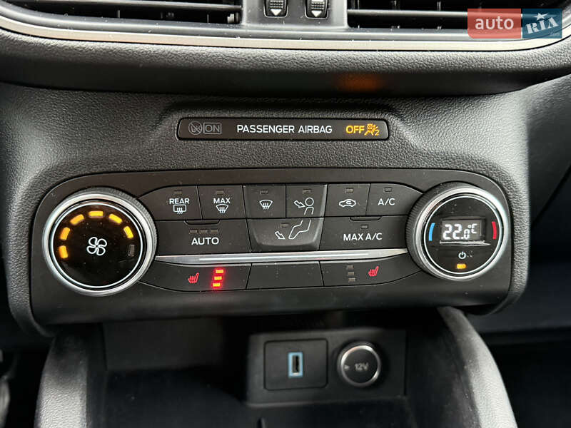 Внедорожник / Кроссовер Ford Escape 2019 в Стрые