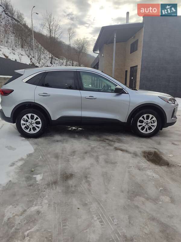 Внедорожник / Кроссовер Ford Escape 2023 в Галиче