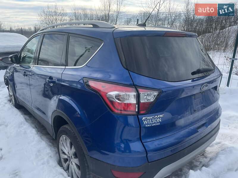 Внедорожник / Кроссовер Ford Escape 2017 в Львове