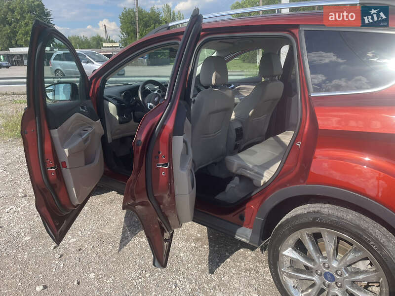 Внедорожник / Кроссовер Ford Escape 2015 в Кривом Роге