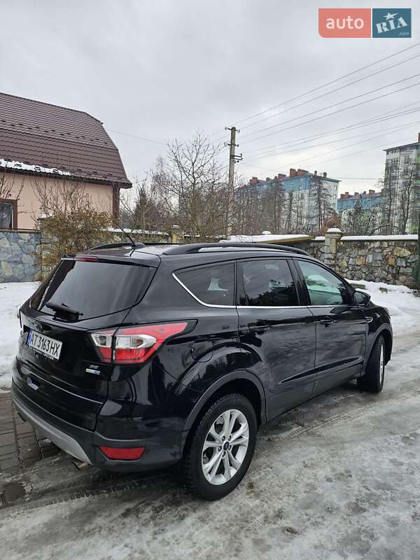 Позашляховик / Кросовер Ford Escape 2017 в Івано-Франківську