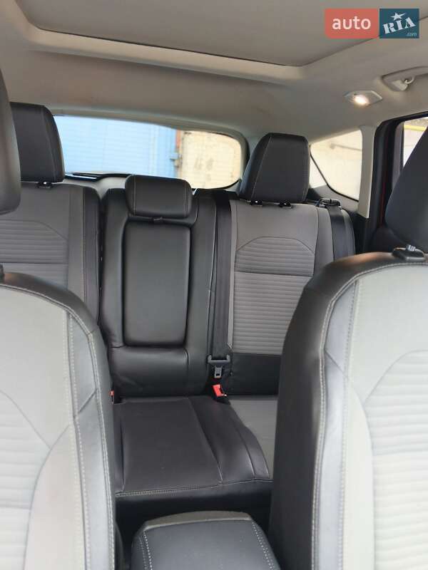 Позашляховик / Кросовер Ford Escape 2017 в Рівному