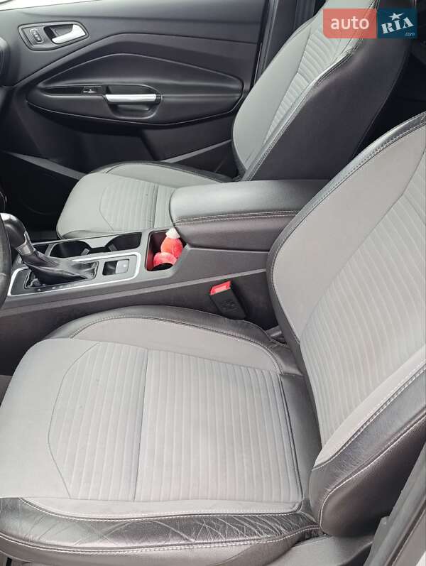 Внедорожник / Кроссовер Ford Escape 2017 в Житомире