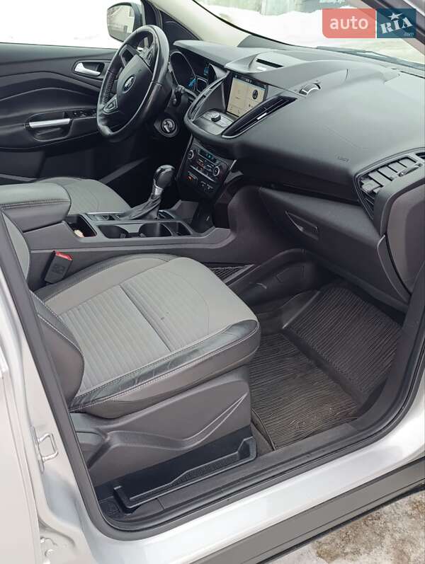 Внедорожник / Кроссовер Ford Escape 2017 в Житомире