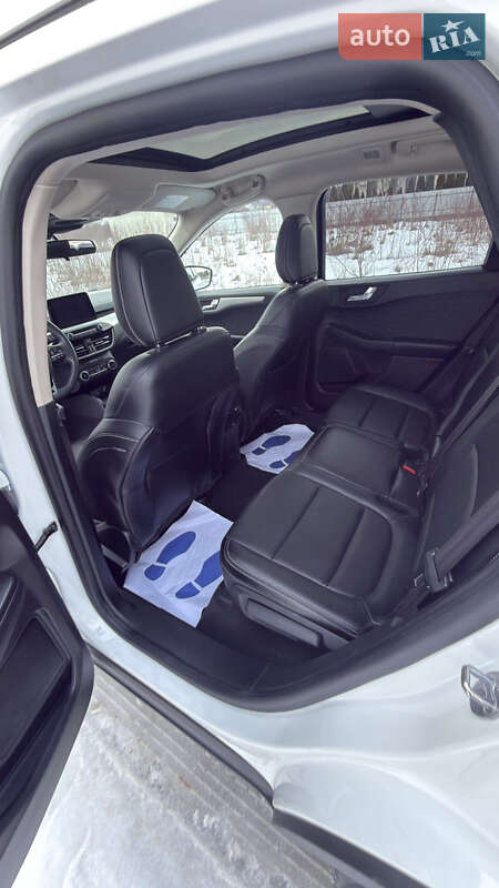 Внедорожник / Кроссовер Ford Escape 2019 в Ивано-Франковске