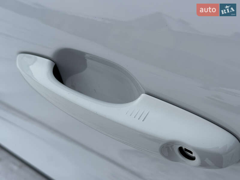 Позашляховик / Кросовер Ford Escape 2020 в Львові